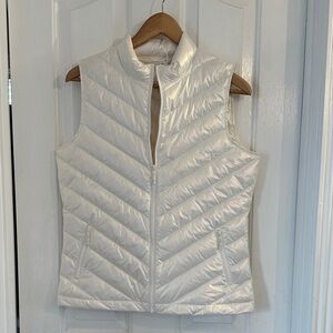 J McLaughlin Iridescent Pearl Eira Puffer Vest